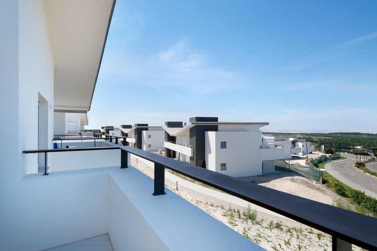 Royal Obidos Scenic Resort Praia del Rei Εξωτερικό φωτογραφία View from the balcony of a house in the complex