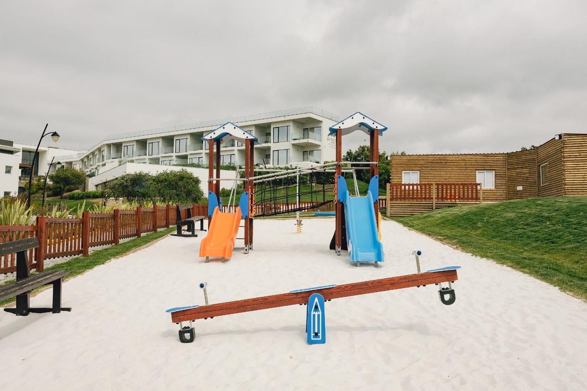 Royal Obidos Scenic Resort Praia del Rei Εξωτερικό φωτογραφία Playground in the village